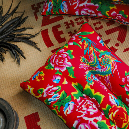 gối bông gạo và họa tiết con công